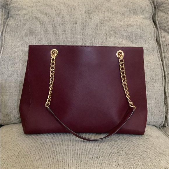 Michael Kors Susannah Merlot burgundy purse with gold tone chain straps - Picture 3 of 11